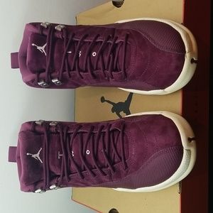 PER-OWNED WITH OG BOX!!! Air Jordan 12 Retro "Bordeaux"